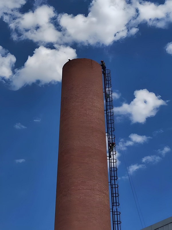 阿克蘇廢棄煙囪拆除公司：以精湛技藝，解工業(yè)遺留難題