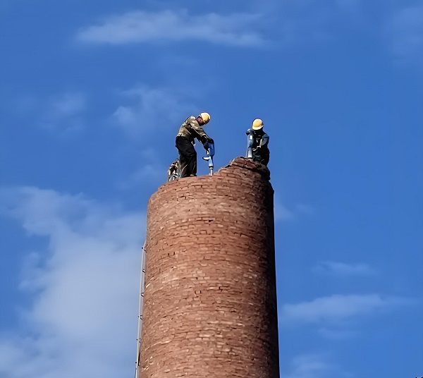 煙囪拆除難題咋破？專(zhuān)項(xiàng)方案給你專(zhuān)業(yè)答案！